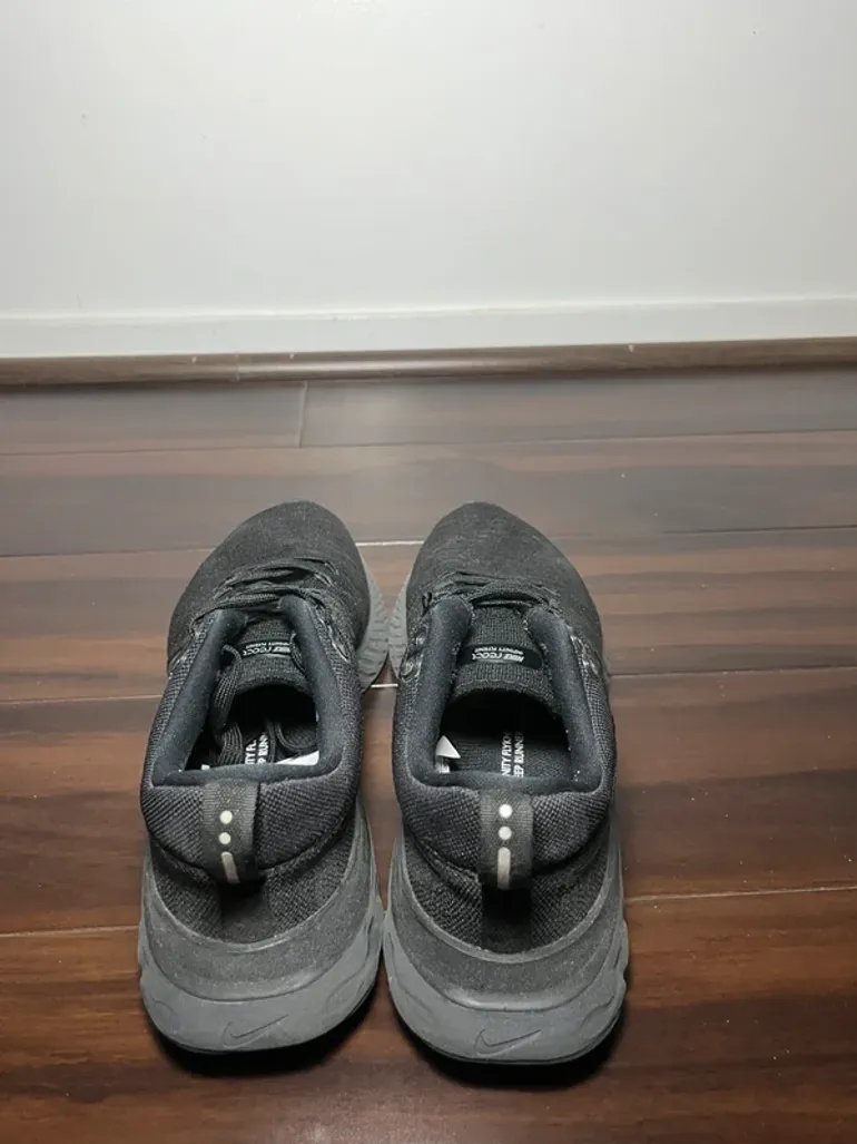 Used Nike React Infinity Run Flyknit 2 bike — image 4 of 5