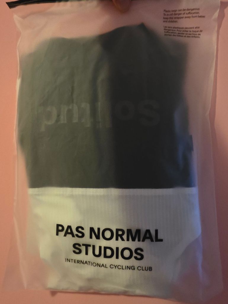 Used Pas Normal Studios Solitude 2025 bike — image 7 of 7