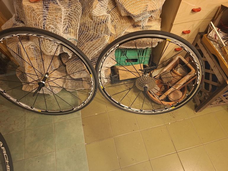Used Fulcrum Racrng 3 2012 bike — image 2 of 3