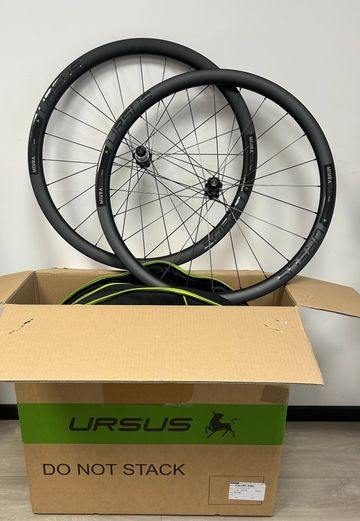 Używany URSUS Miura TC 37 Disc Carbon Wheelset 2026 Wheels