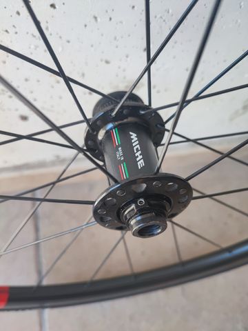 Used Miche Carbonio Wheelset bike — image 2 of 9