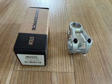 Tweedehands Race Face Turbine SL 50 mm 2026 Cockpit