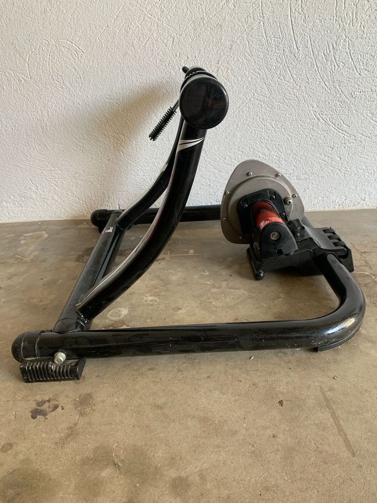 Used Elite SuperCrono Power Fluid ElastoGel Trainer 2011 bike — image 4 of 8
