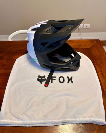 Used Fox Rampage Helmet 2025 bike — image 5 of 18