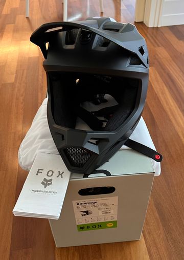 Used Fox Rampage Helmet 2025 bike — image 2 of 18