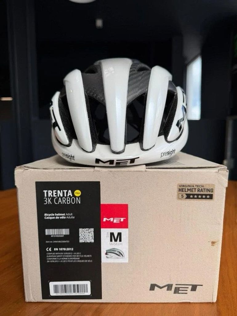 Used MET Trenta 3K Carbon MIPS 2025 bike — image 2 of 5