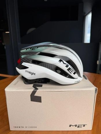 Used MET Trenta 3K Carbon MIPS 2025 bike — image 4 of 5