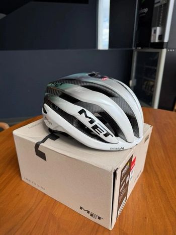 Käytetty MET Trenta 3K Carbon MIPS 2025 bike