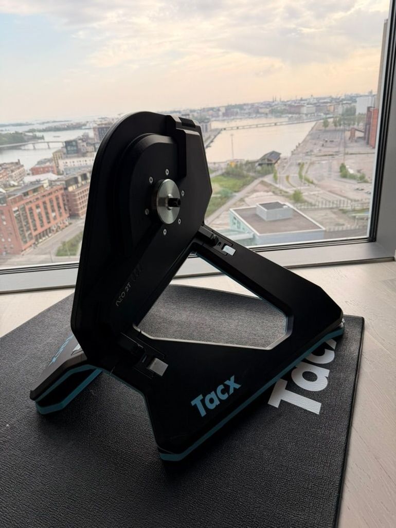 Použité Tacx Neo 2T Smart Trainer 2024 bike — obrázek 2 z 3