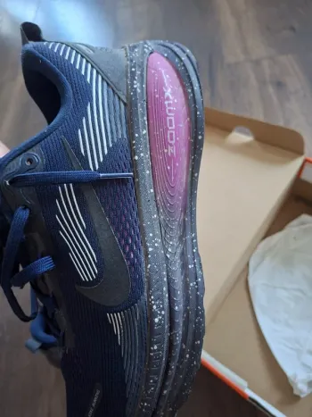Used Nike Vomero 18SE bike — image 6 of 9