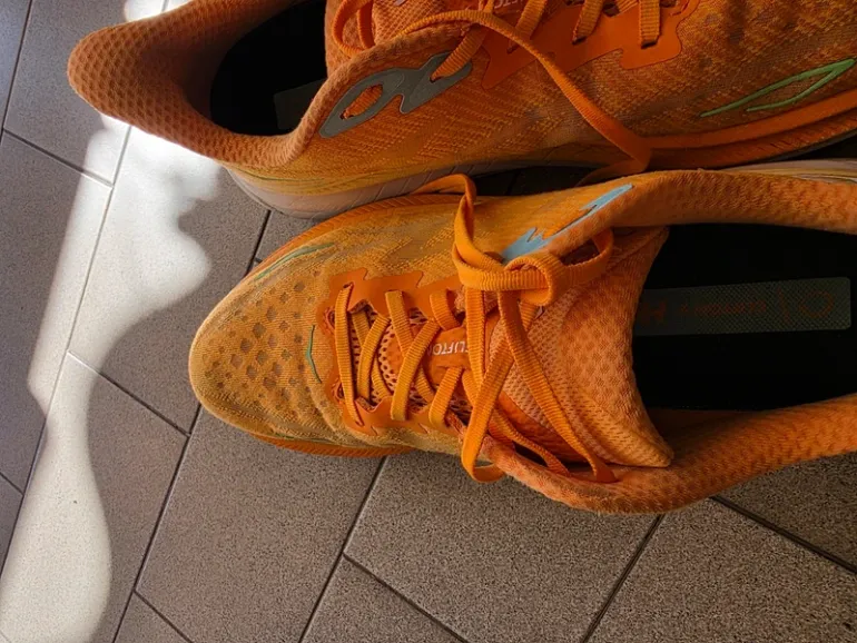 Used Hoka Clifton 9 bike — image 5 of 6