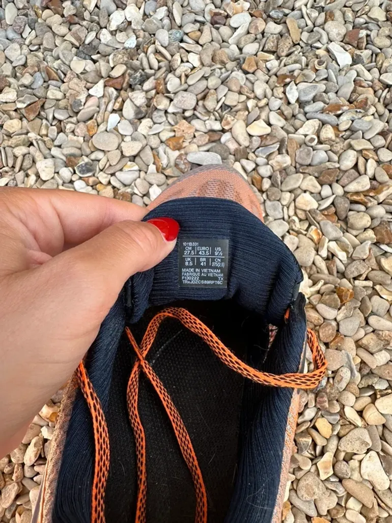 Used Asics Novablast 2 bike — image 4 of 4