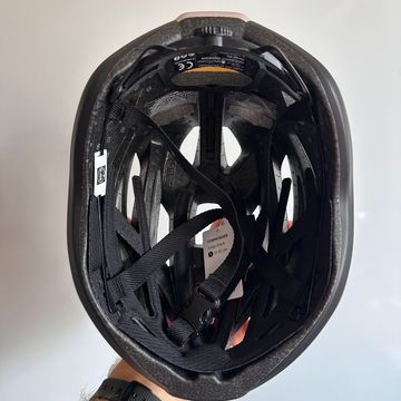 Tweedehands ABUS StormChaser Beige Black Helmet bike — afbeelding 8 van 11