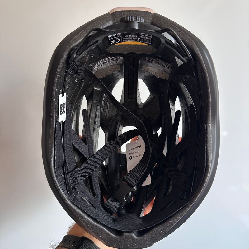 Tweedehands ABUS StormChaser Beige Black Helmet bike — afbeelding 8 van 11