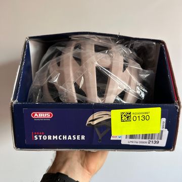 Tweedehands ABUS StormChaser Beige Black Helmet bike — afbeelding 11 van 11