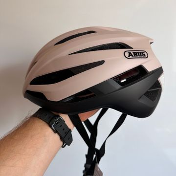 Tweedehands ABUS StormChaser Beige Black Helmet bike — afbeelding 4 van 11