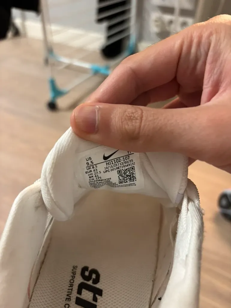 Used Nike Running Shoes bike — image 4 of 4