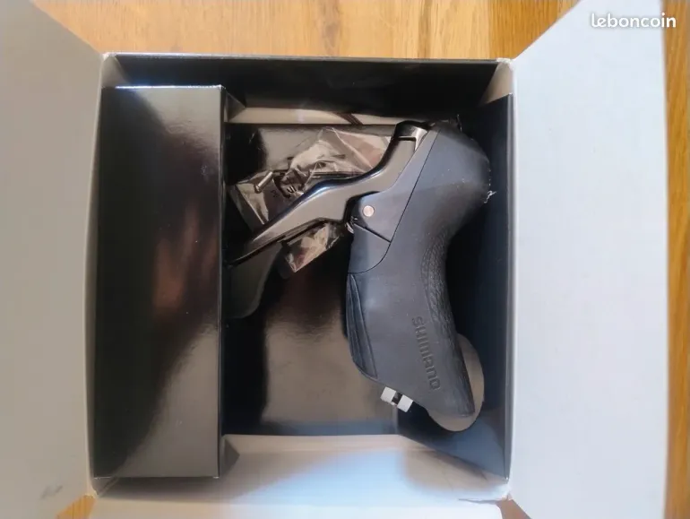 Used Shimano ST-R8000 bike — image 6 of 8