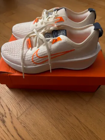 Käytetty Orange Nike Interact Run bike