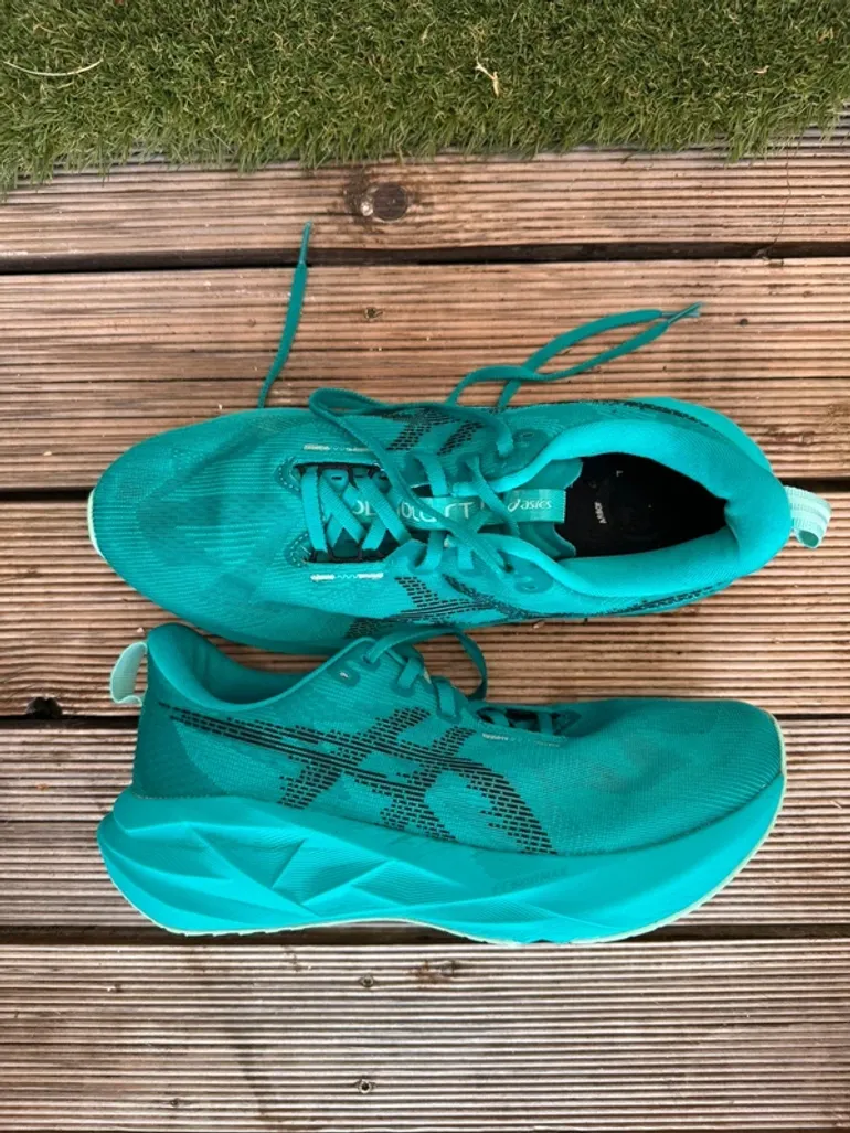 Used Asics Novablast 5 bike — image 2 of 2