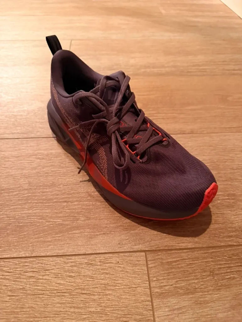 Used Asics Novablast 5 bike — image 3 of 7