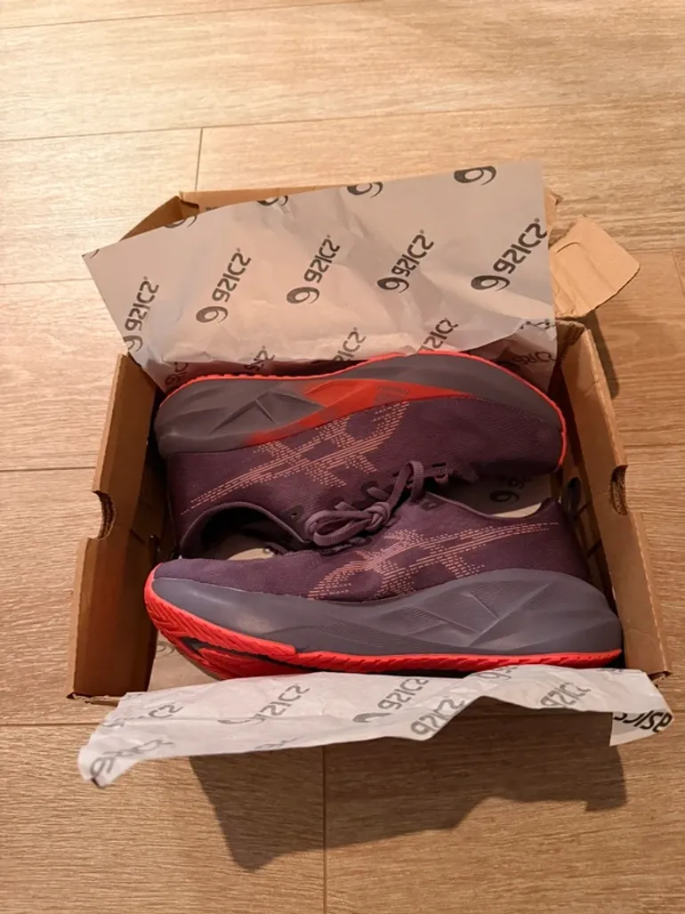 Used Asics Novablast 5 bike — image 4 of 7
