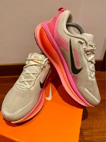 Used Nike Zoom Vomero 18 bike — image 15 of 15