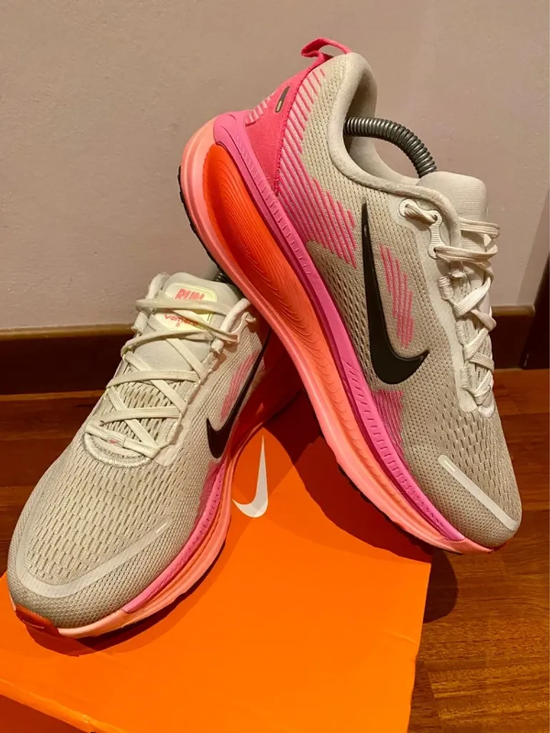 Used Nike Zoom Vomero 18 bike — image 15 of 15