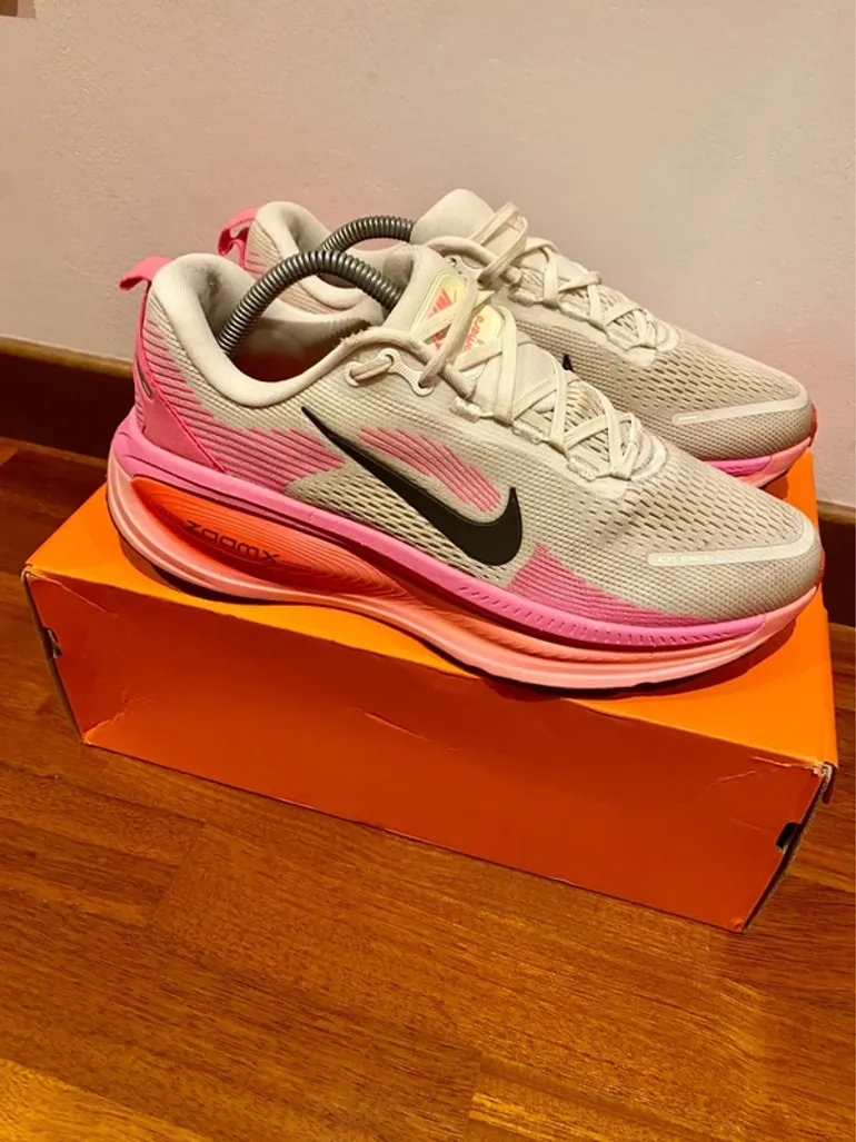Used Nike Zoom Vomero 18 bike — image 4 of 15