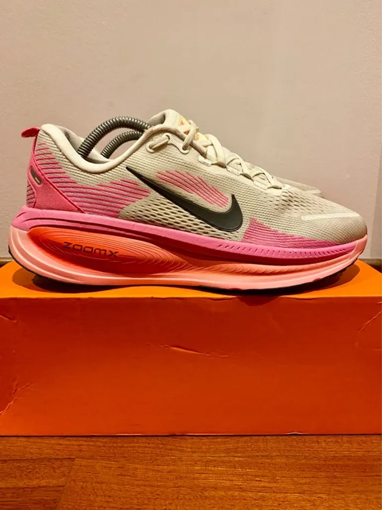 Used Nike Zoom Vomero 18 bike — image 1 of 15