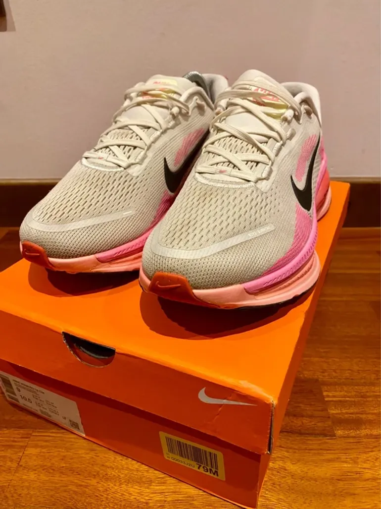 Used Nike Zoom Vomero 18 bike — image 14 of 15