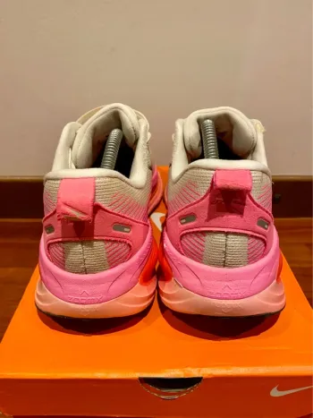 Used Nike Zoom Vomero 18 bike — image 12 of 15