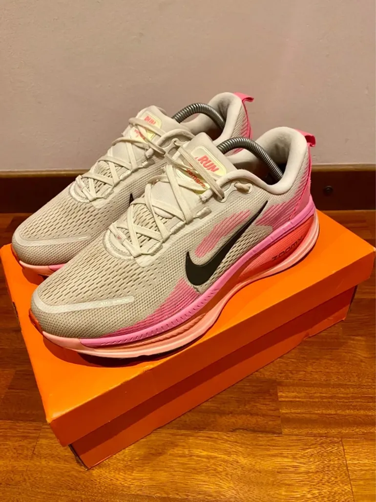 Used Nike Zoom Vomero 18 bike — image 8 of 15