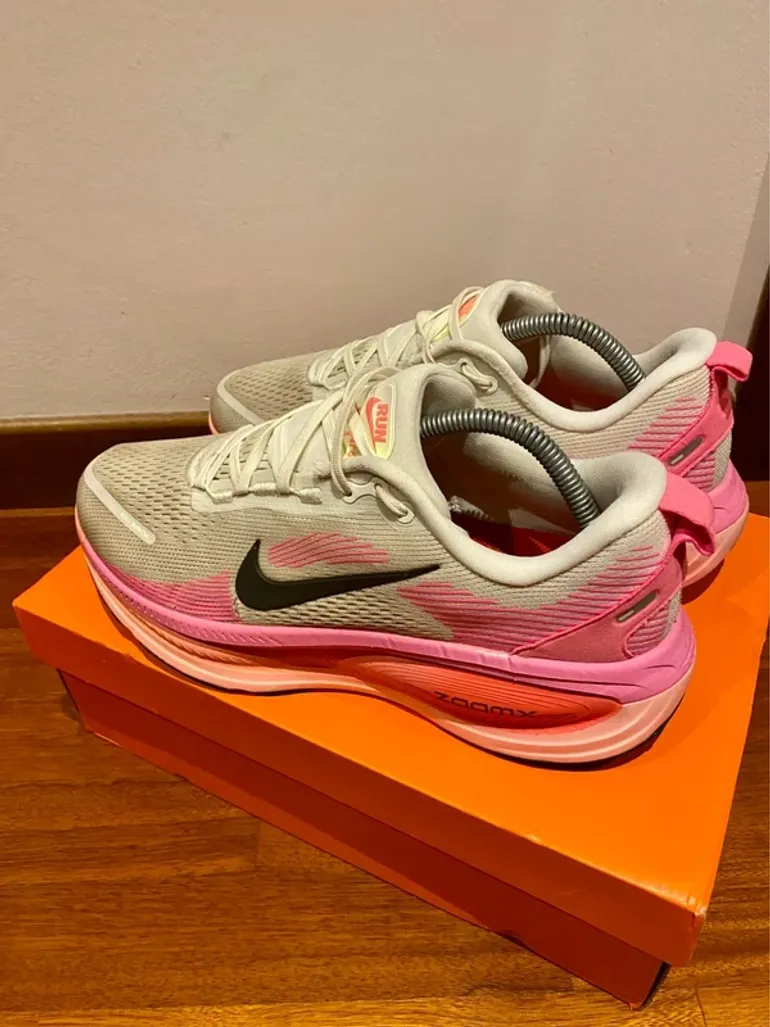 Used Nike Zoom Vomero 18 bike — image 11 of 15