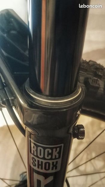 Used RockShox Boxxer Base D1 29" 200 mm 2025 bike — image 6 of 7