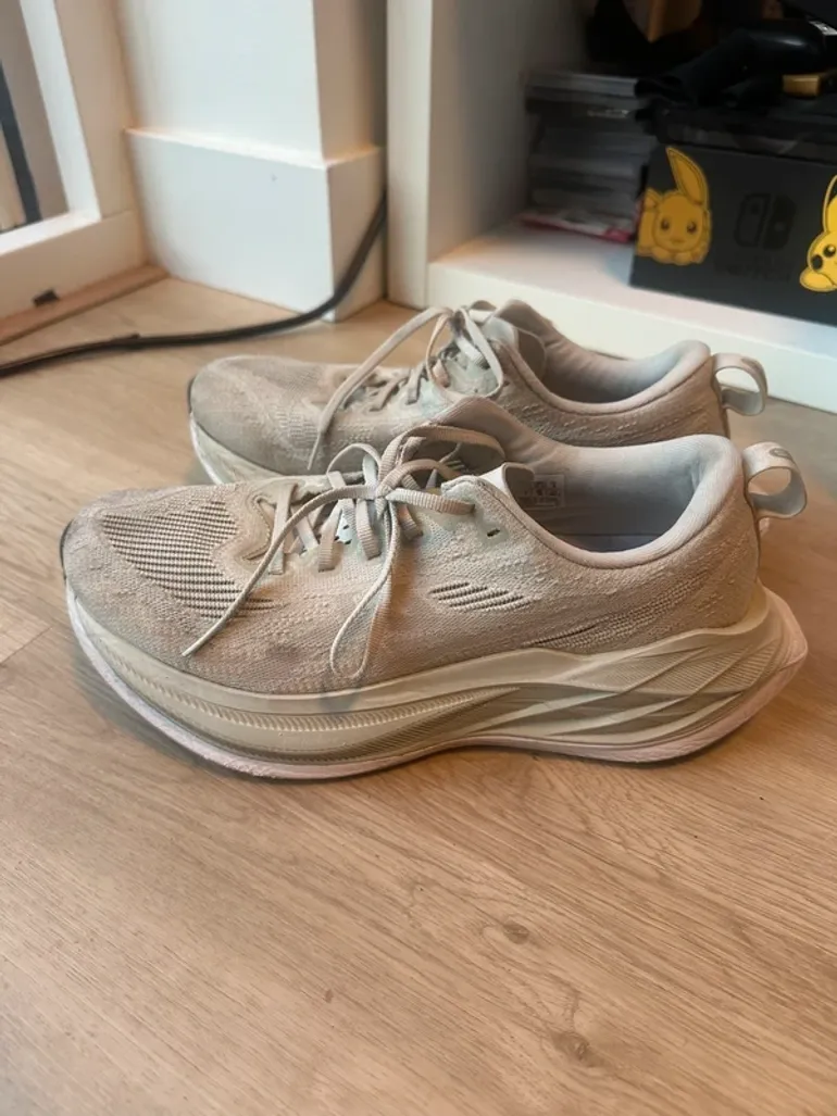 Used Asics Superblast 2 bike — image 1 of 6