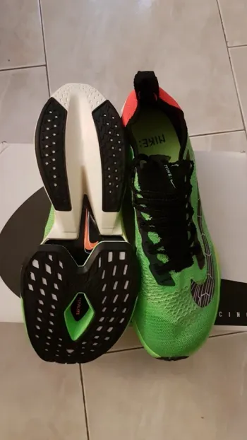 Used Nike Air Zoom Alphafly Next% bike — image 3 of 11