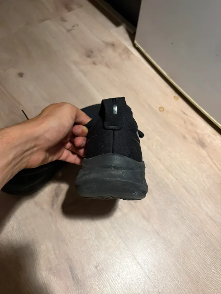 Used Asics Gel Nimbus 26 bike — image 4 of 5