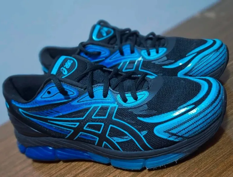 Used Asics Gel 360 bike — image 1 of 10