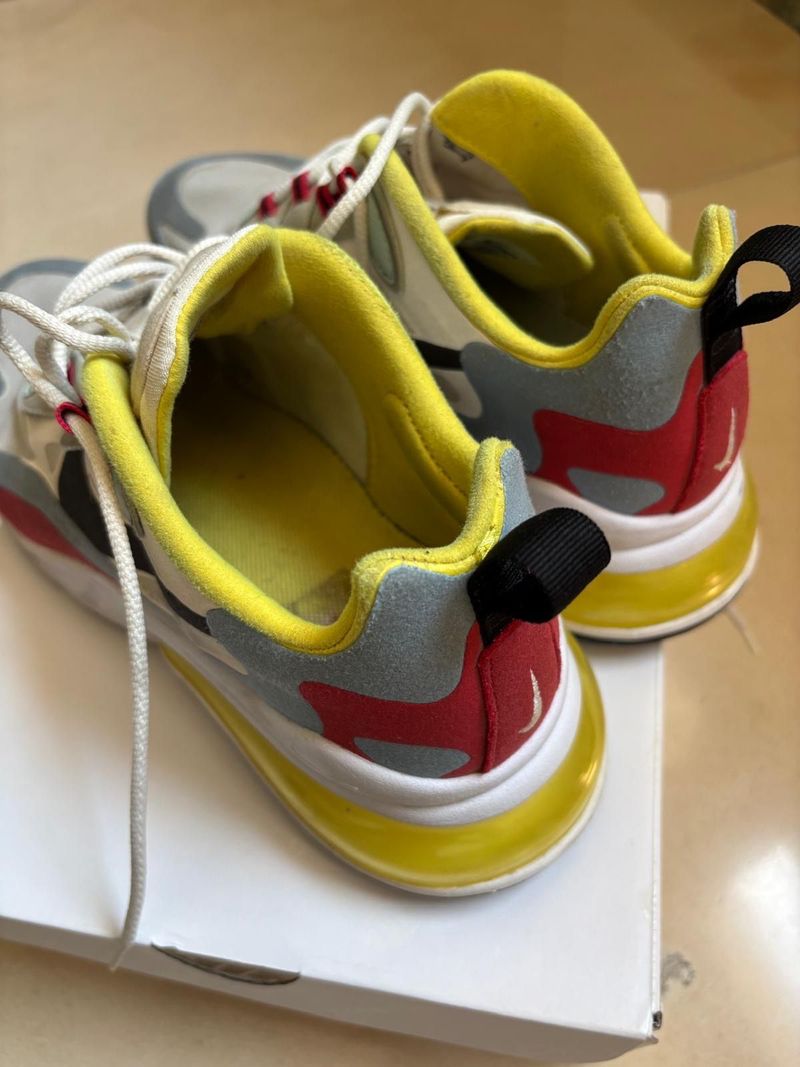 Tweedehands Nike air max 270 react bike — afbeelding 6 van 6