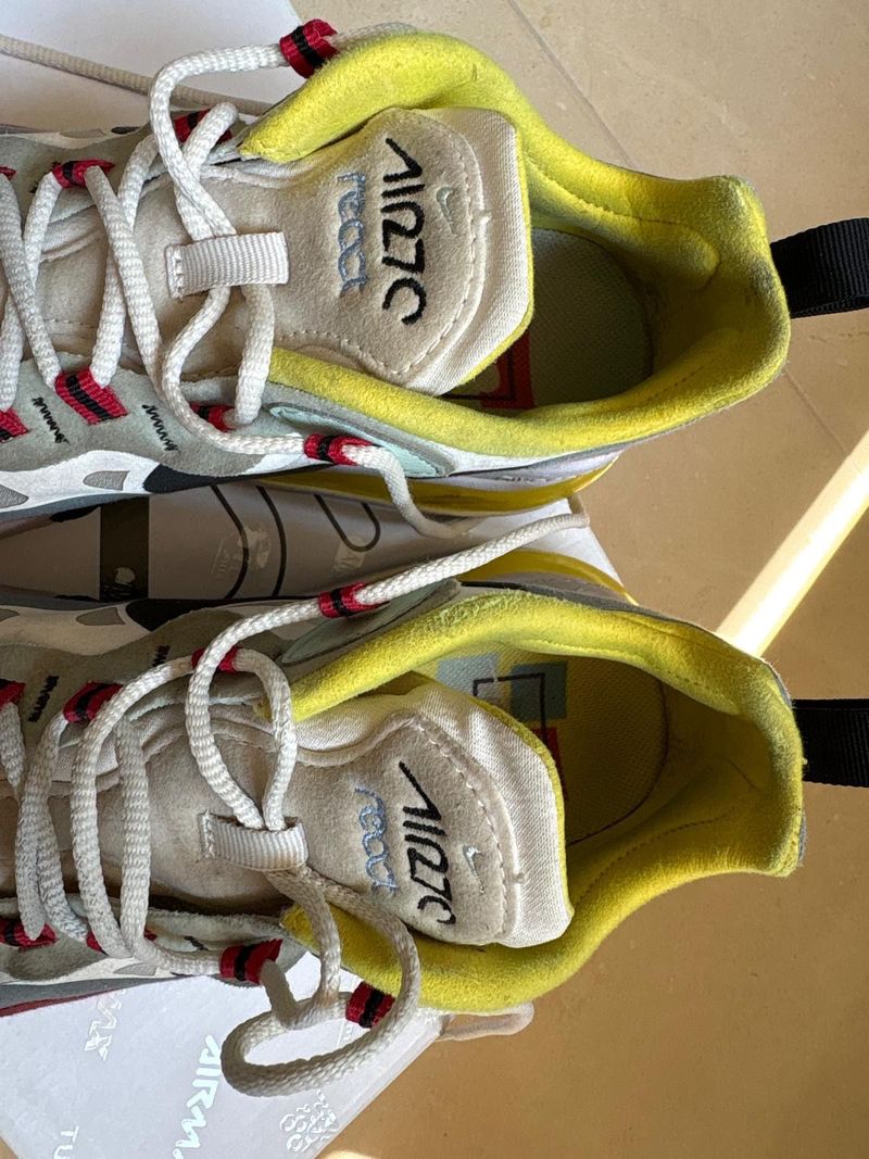 Tweedehands Nike air max 270 react bike — afbeelding 2 van 6