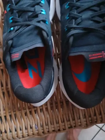 Used Nike Air Zoom Vomero 15 bike — image 8 of 10
