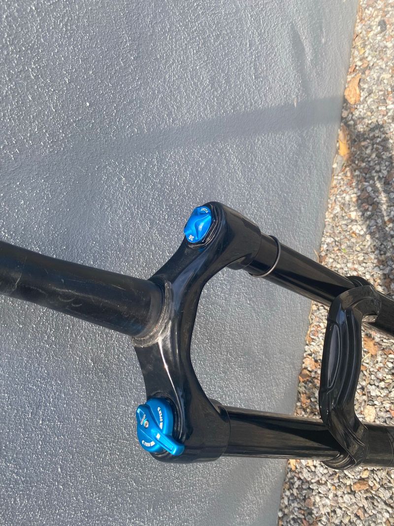 Used Fox 36 rhythm 2022 bike — image 3 of 6