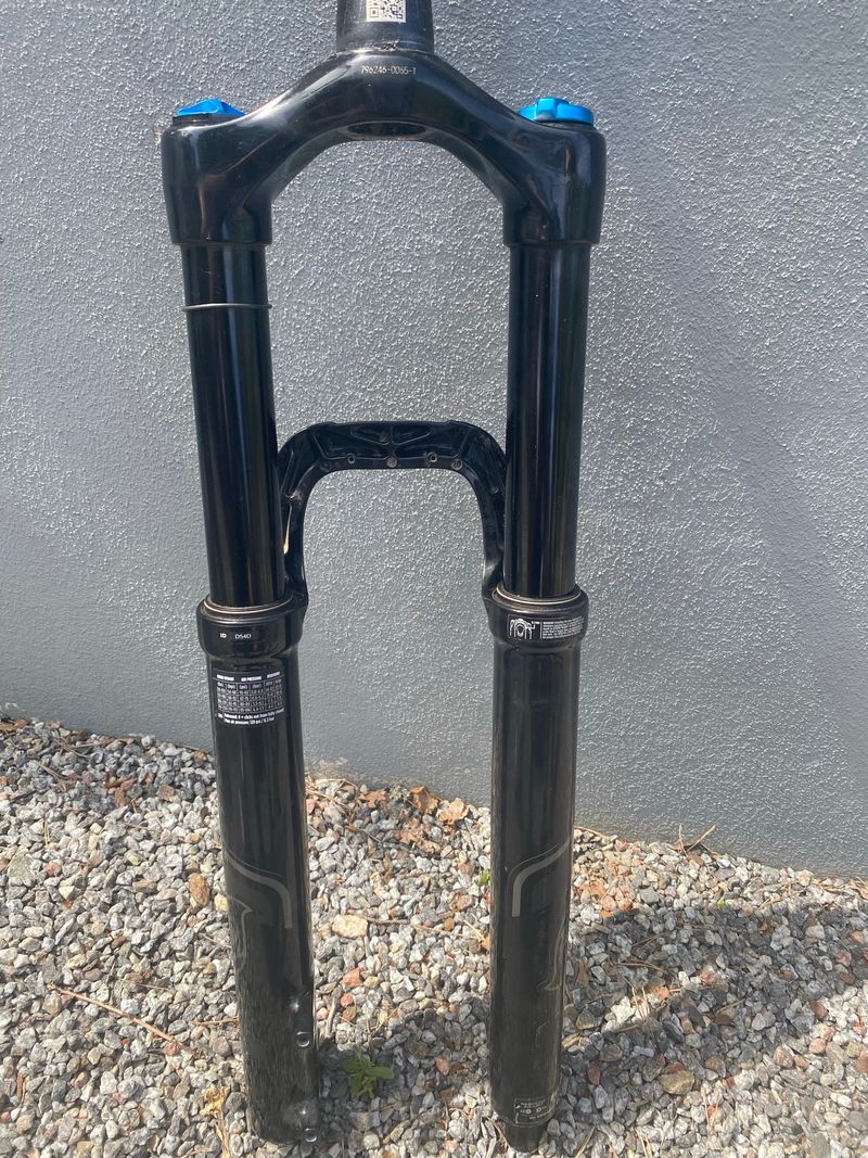Used Fox 36 rhythm 2022 bike — image 5 of 6