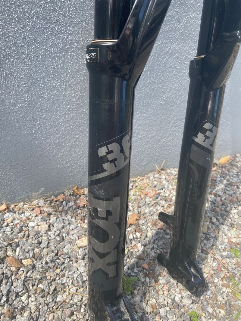 Used Fox 36 rhythm 2022 bike — image 2 of 6