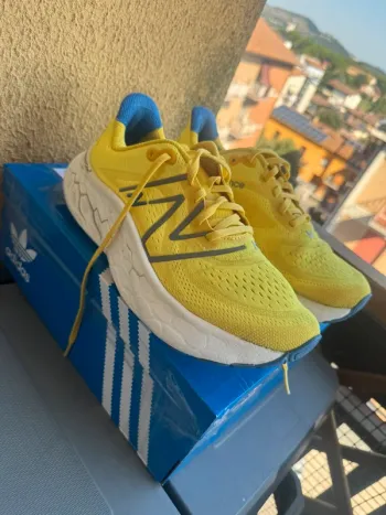 Used New Balance Fresh Foam X More v4 bike — image 3 of 8