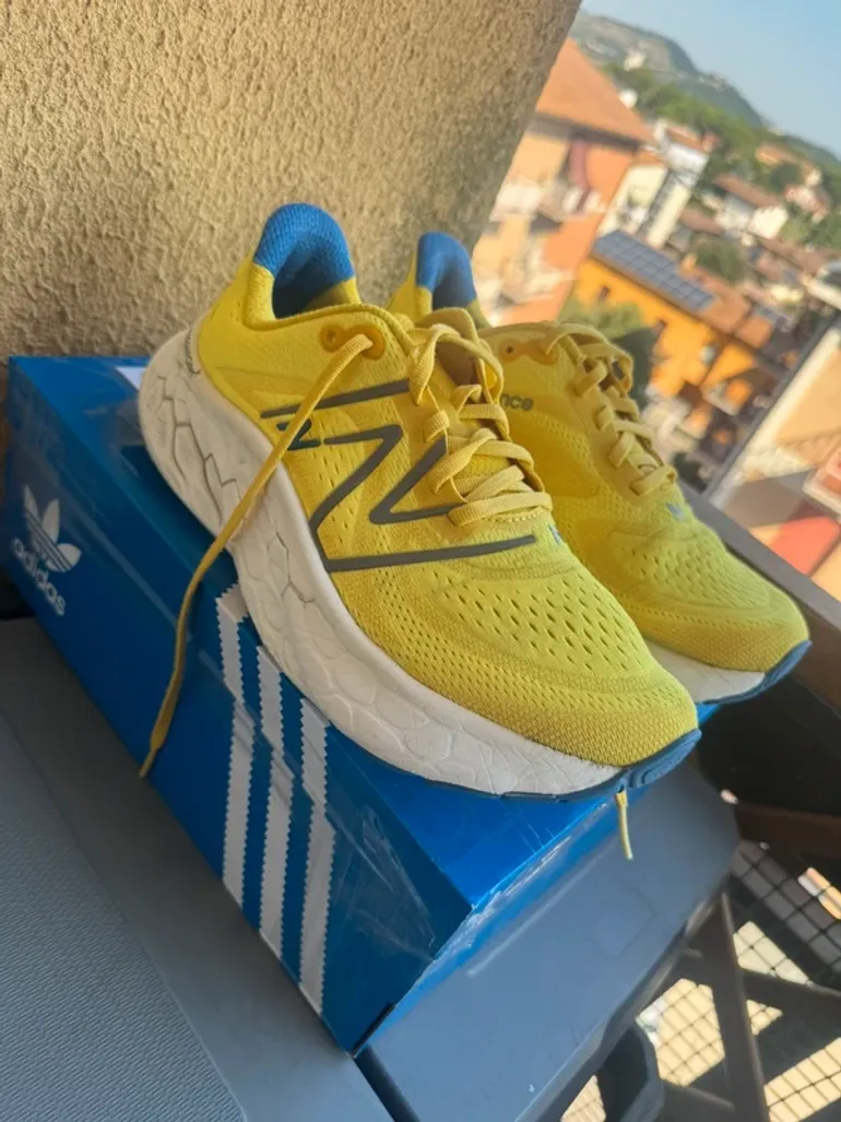 Used New Balance Fresh Foam X More v4 bike — image 3 of 8