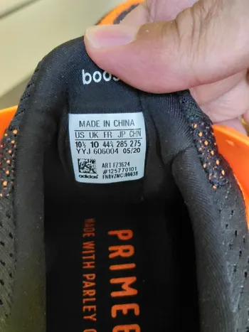 Použité Adidas Ultra Boost Juventus bike — obrázek 2 z 2