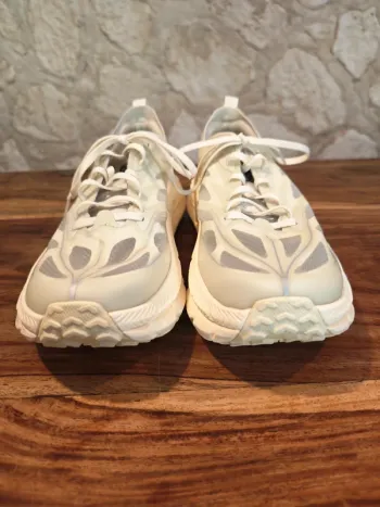 Used Hoka Mafate Speed 4 bike — image 4 of 10