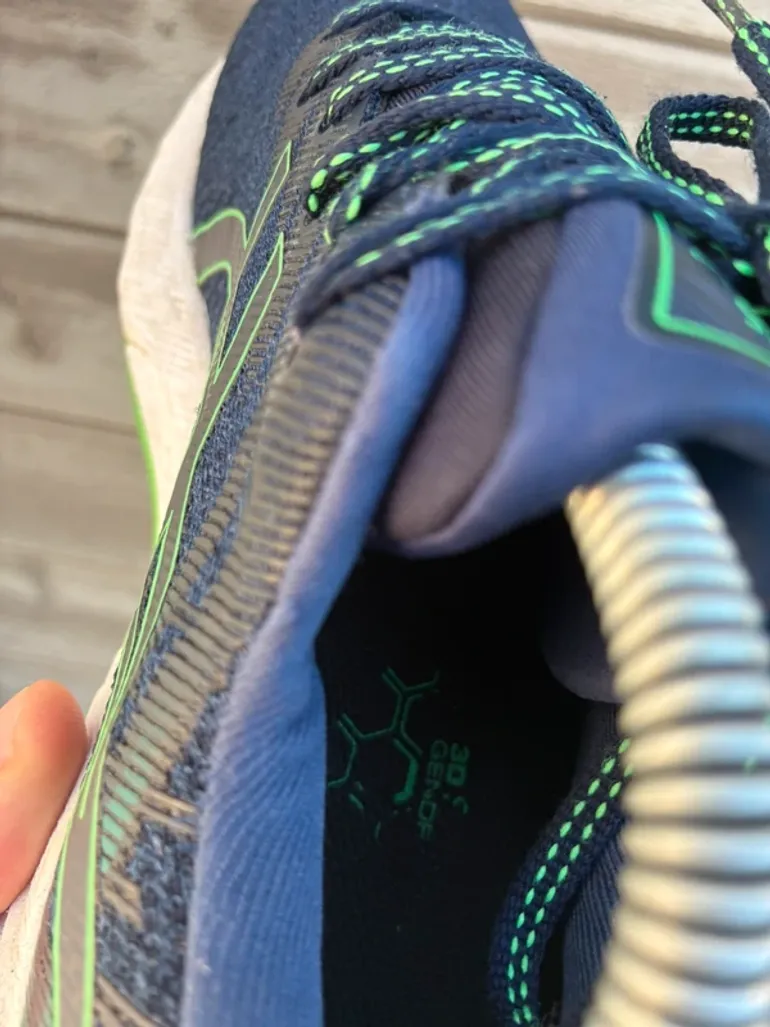 Used Asics GEL-GT 2000 10 bike — image 4 of 7